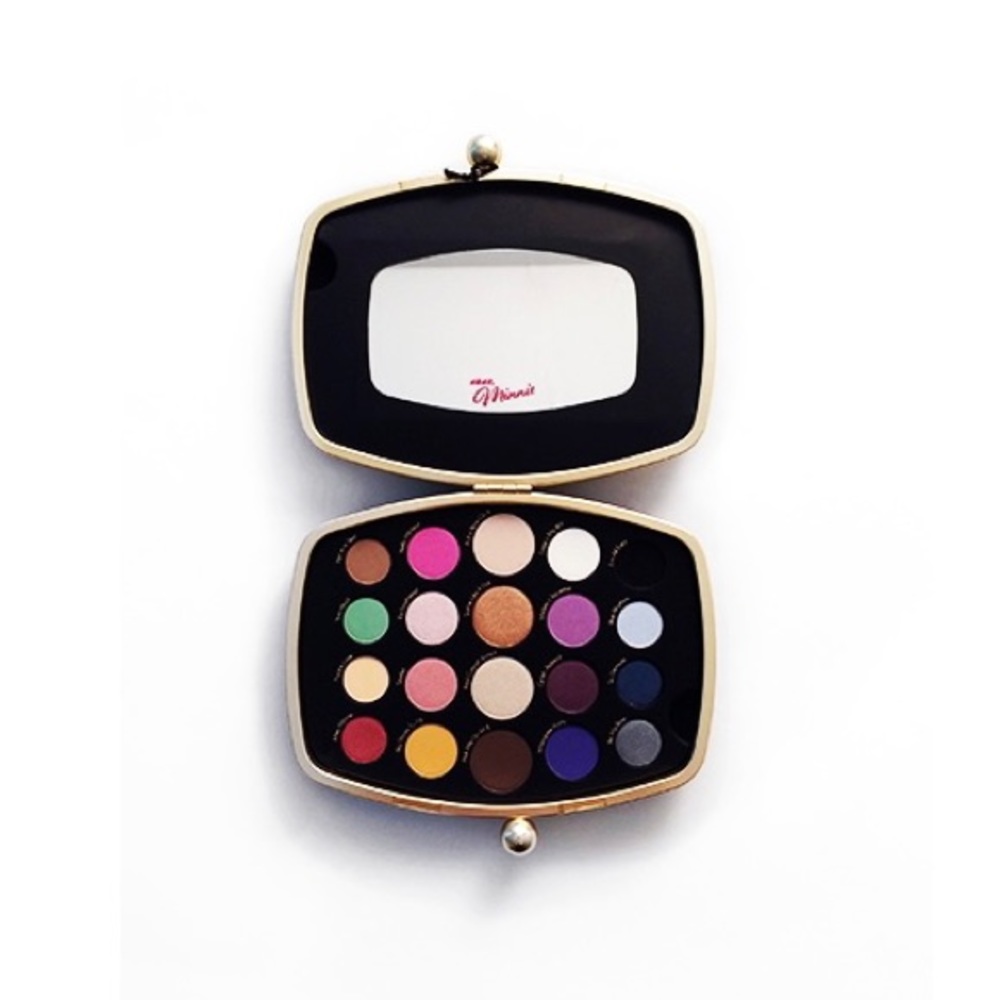 SEPHORA x DISNEY | Minnie's World in Color Eyeshadow Palette Review - Picture 5 of 12
